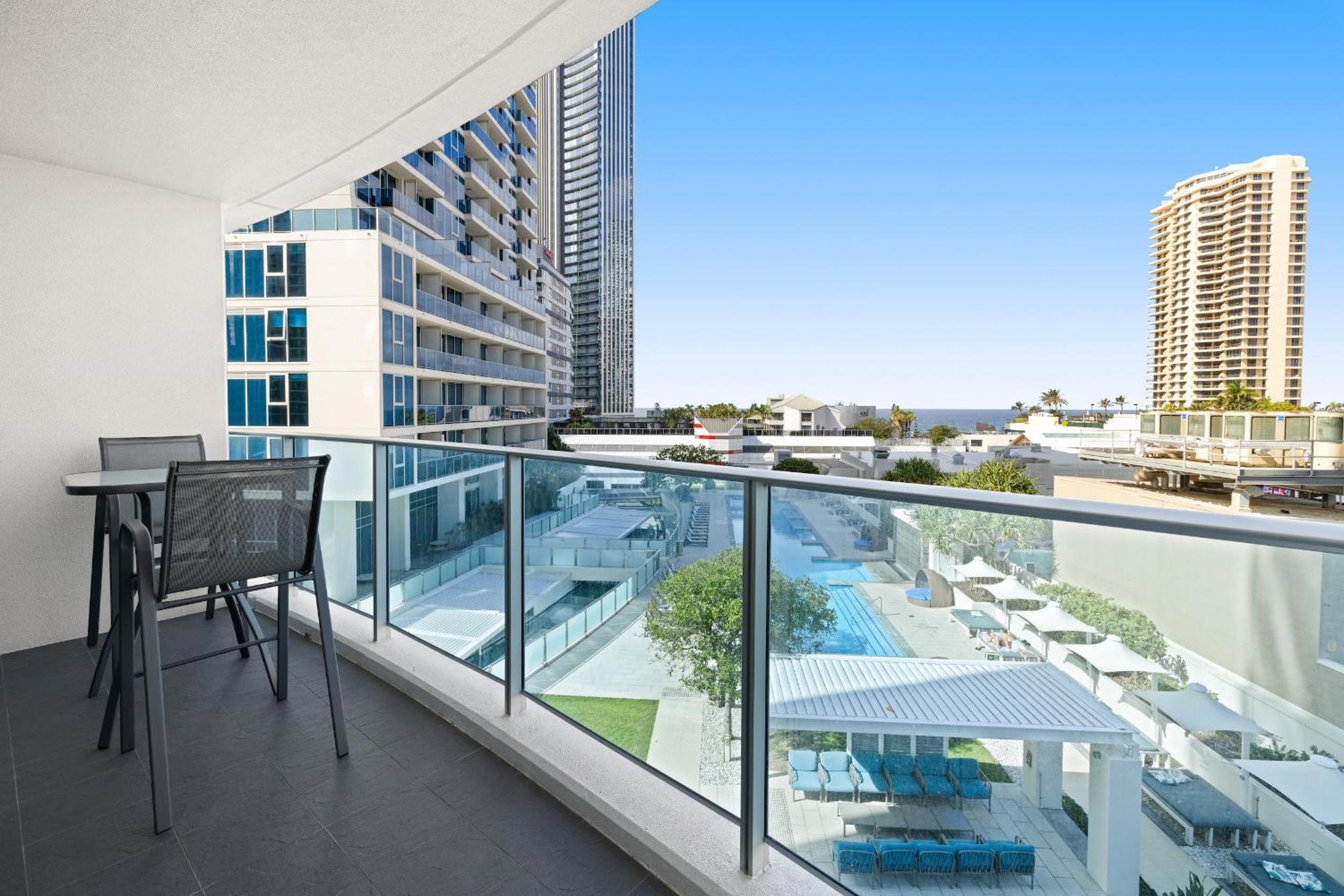 H-Residences Private Apartments - Hosted By Coastal Letting Gold Coast Exterior photo