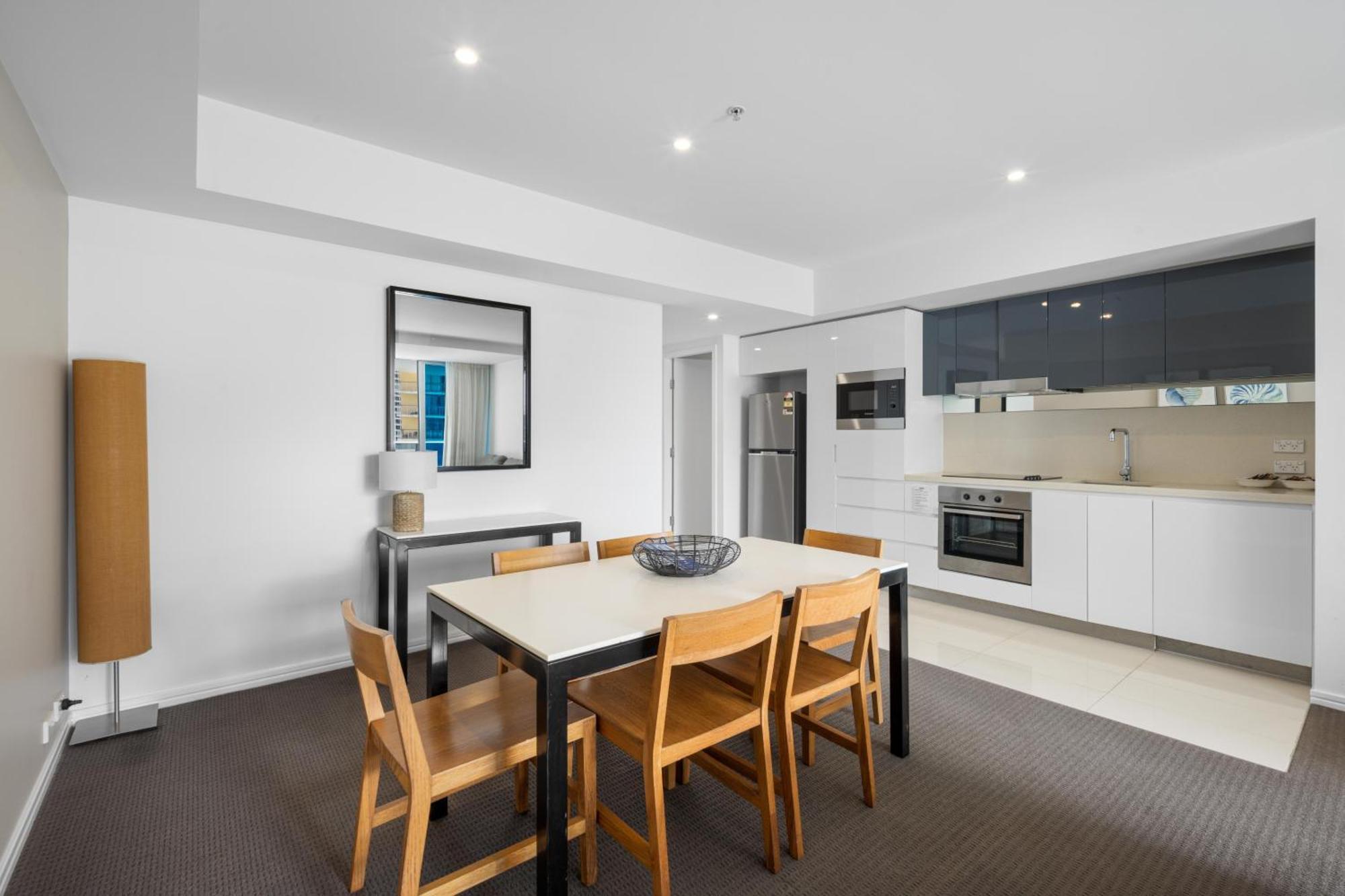 H-Residences Private Apartments - Hosted By Coastal Letting Gold Coast Exterior photo